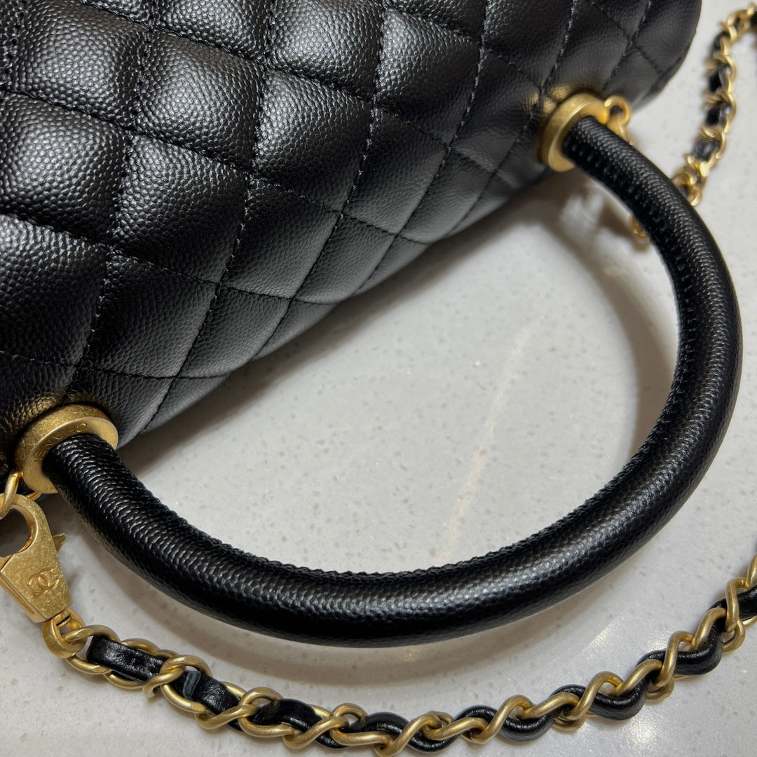 CH LARGE FLAP BAG WITH TOP HANDLE 29 Small Grained Calfskin Black