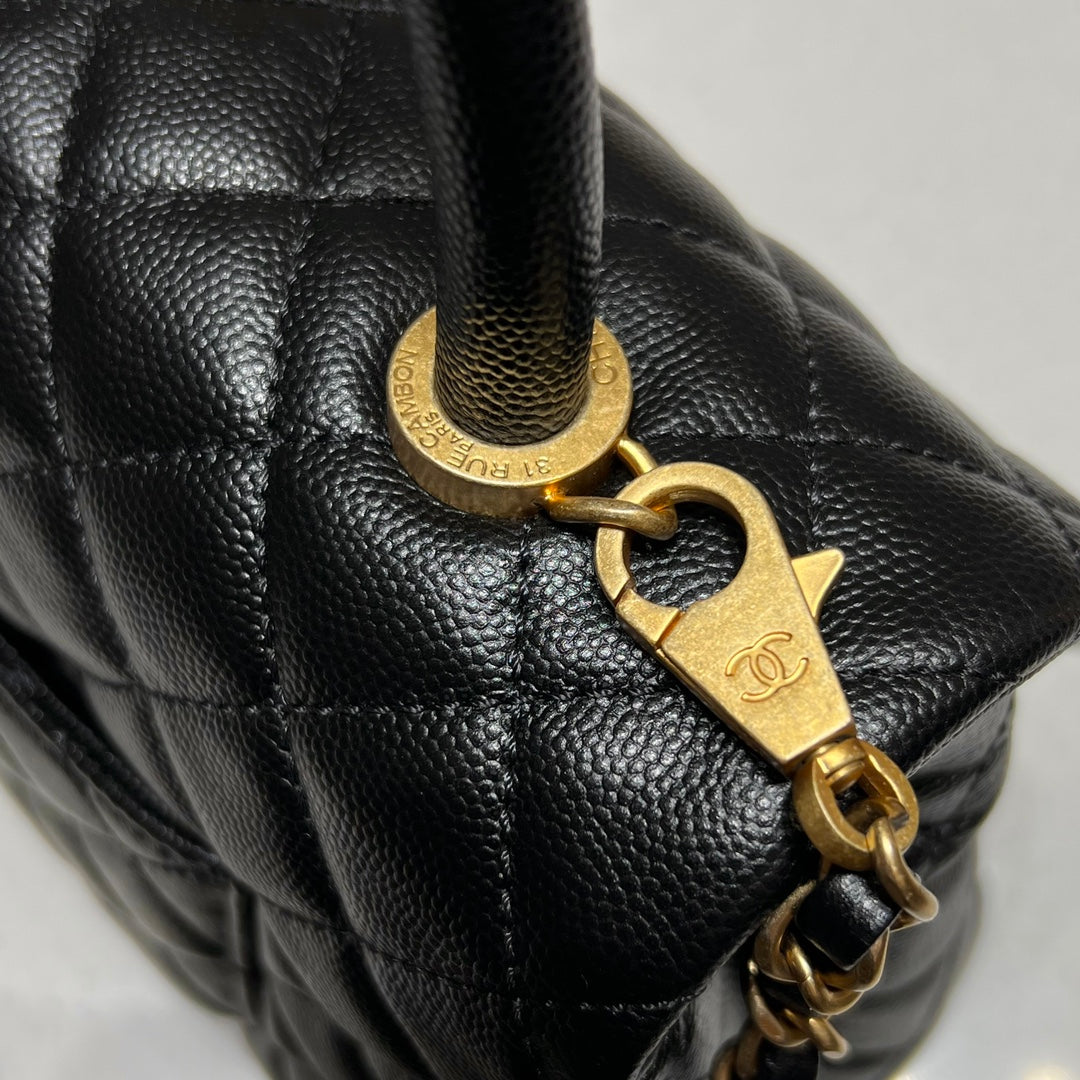 CH LARGE FLAP BAG WITH TOP HANDLE 29 Small Grained Calfskin Black