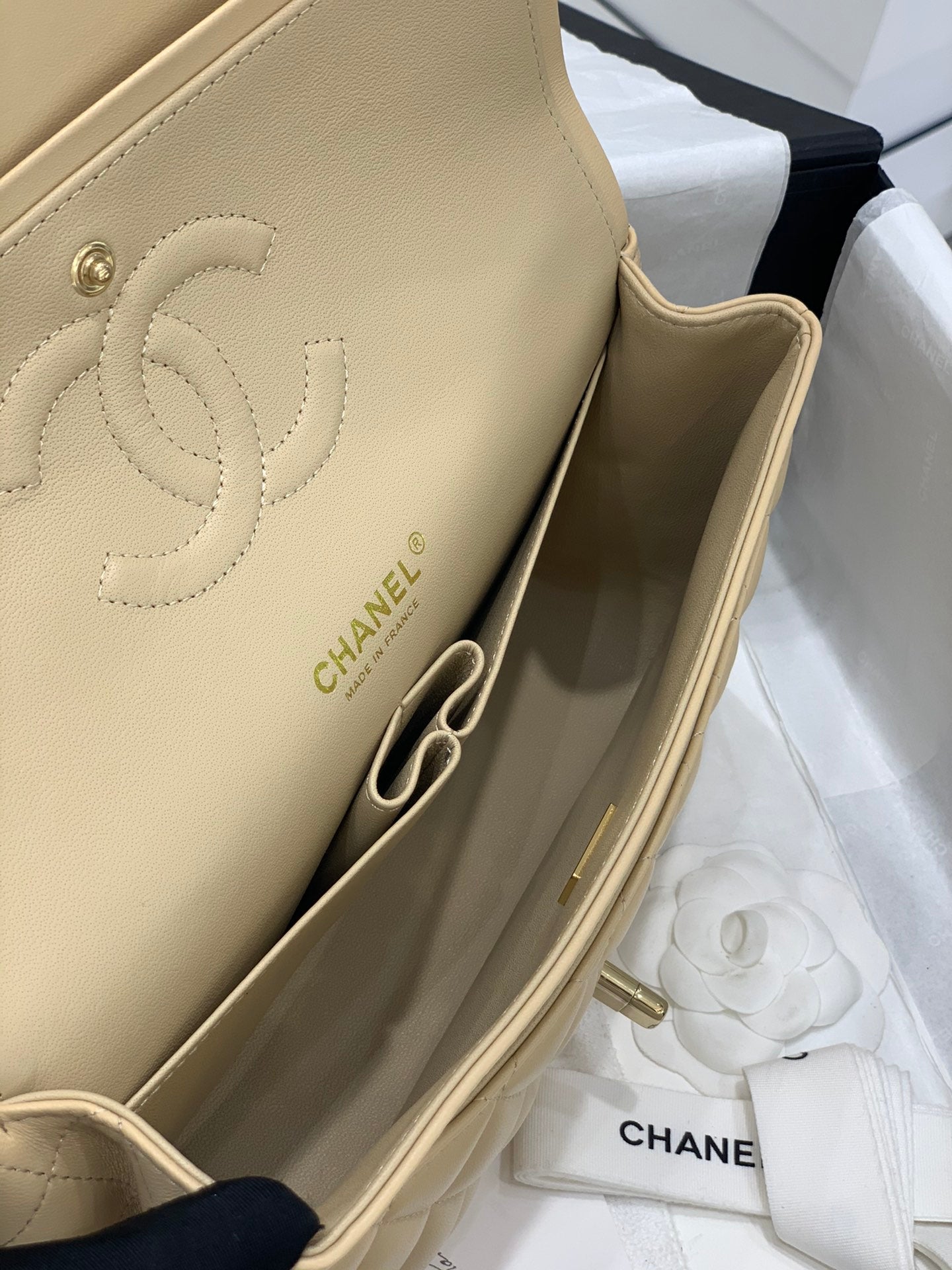 CH CLASSIC 11.12 HANDBAG