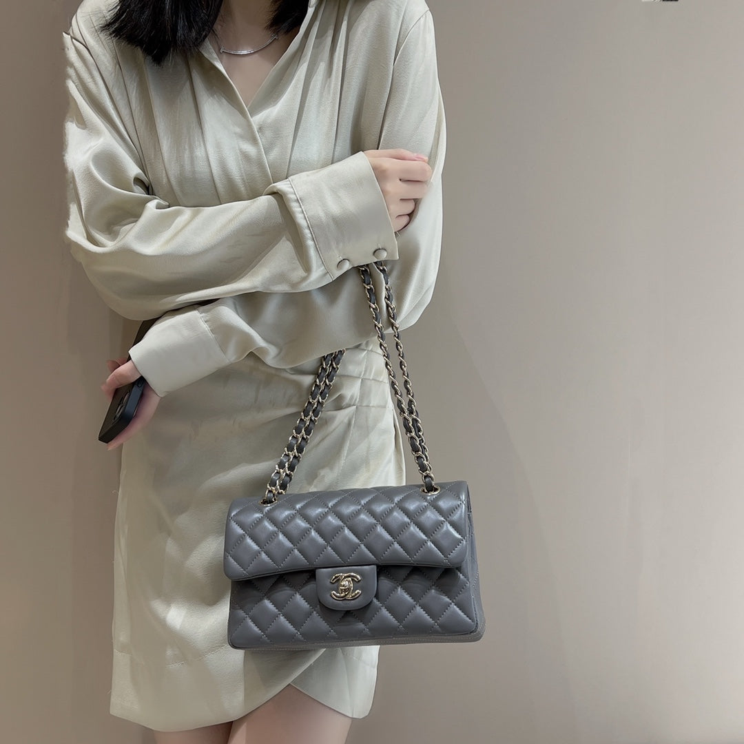 CH SMALL CLASSIC HANDBAG 23 Lambskin High-grade Gray