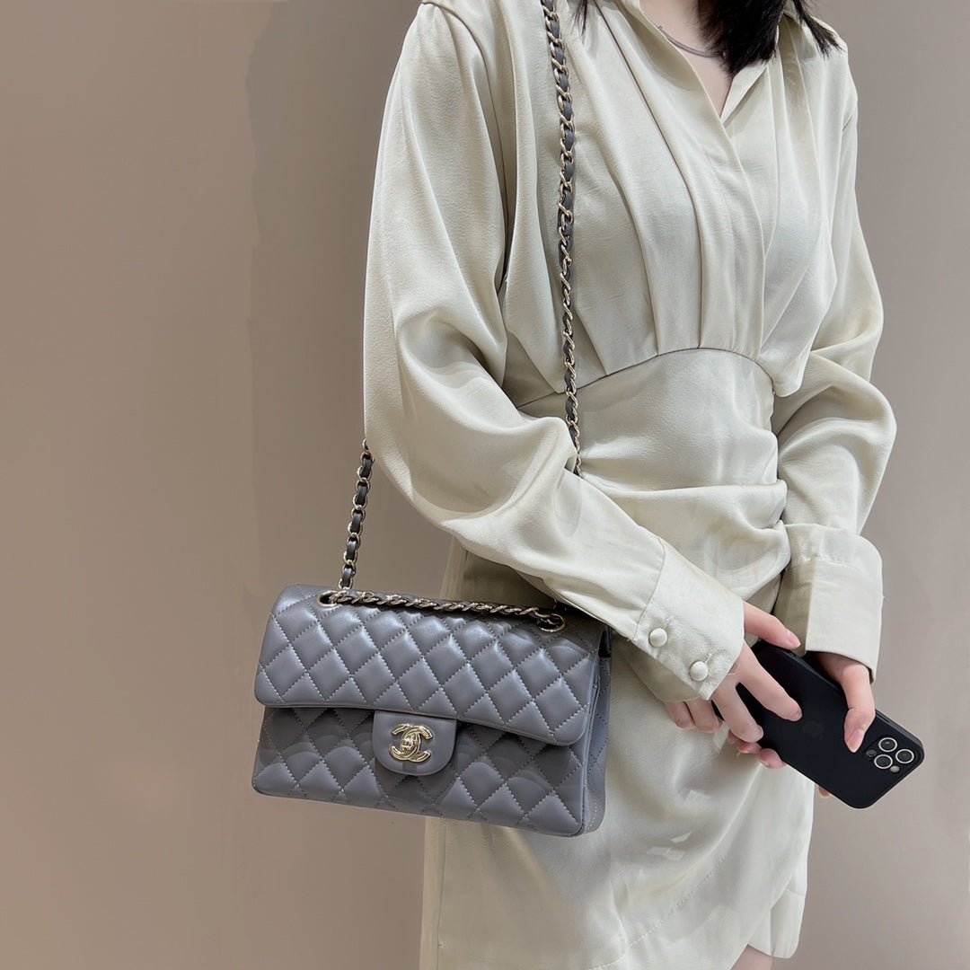 CH SMALL CLASSIC HANDBAG 23 Lambskin High-grade Gray