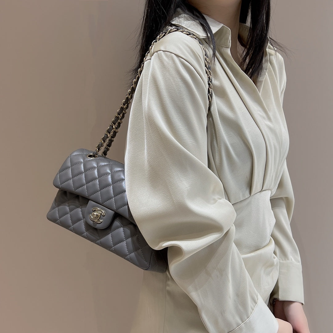 CH SMALL CLASSIC HANDBAG 23 Lambskin High-grade Gray