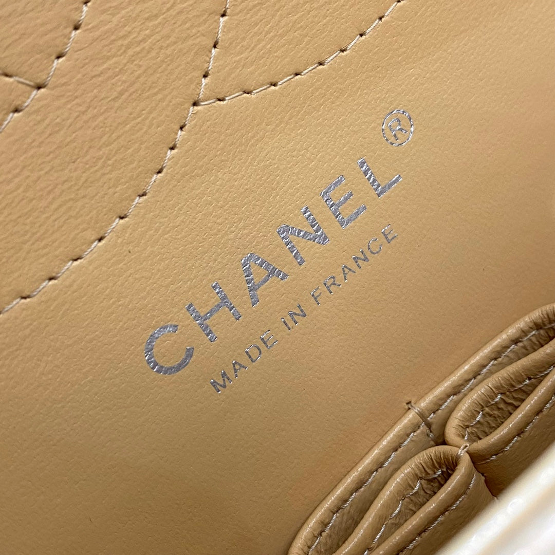 CH LARGE CLASSIC HANDBAG 30 Grained Calfskin Apricot