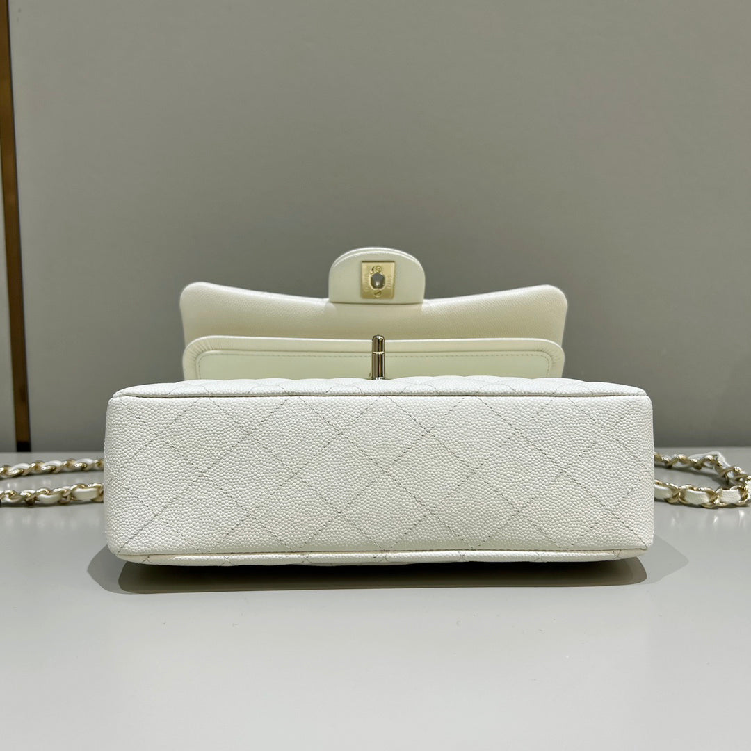 CH SMALL CLASSIC HANDBAG 23 Small Grained Calfskin Ivory White