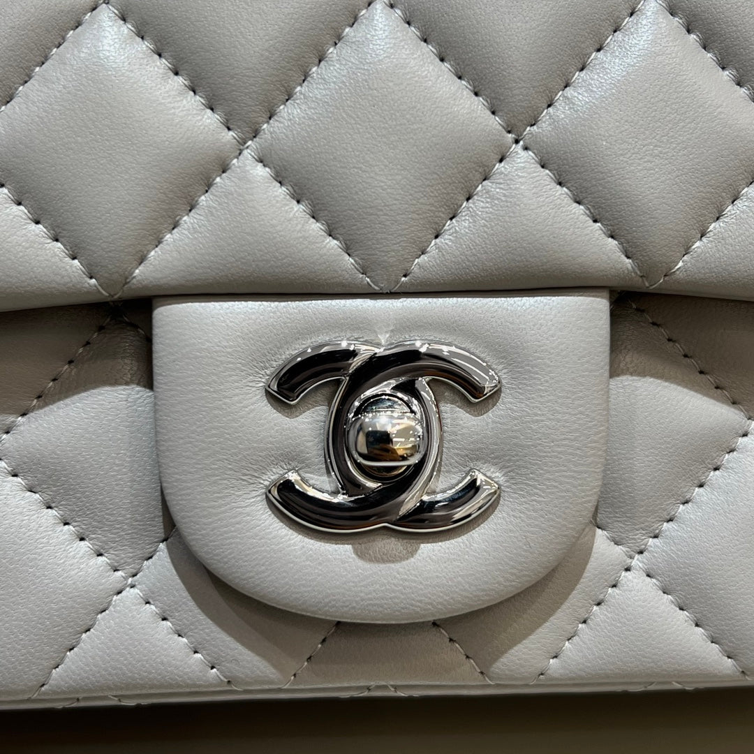 CH MINI CLASSIC HANDBAG 20 Lambskin Dove Gray