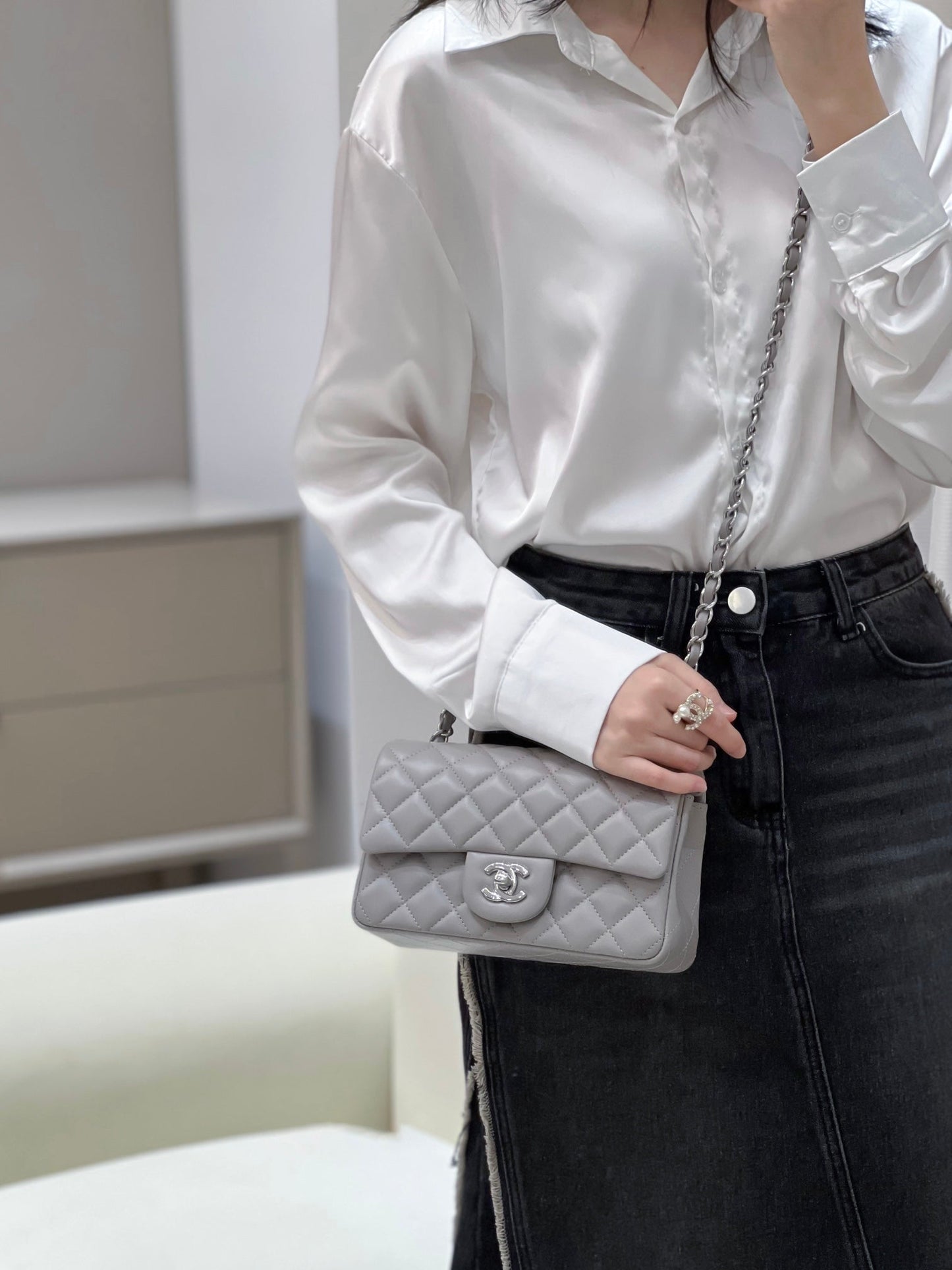 CH MINI CLASSIC HANDBAG 20 Lambskin Dove Gray