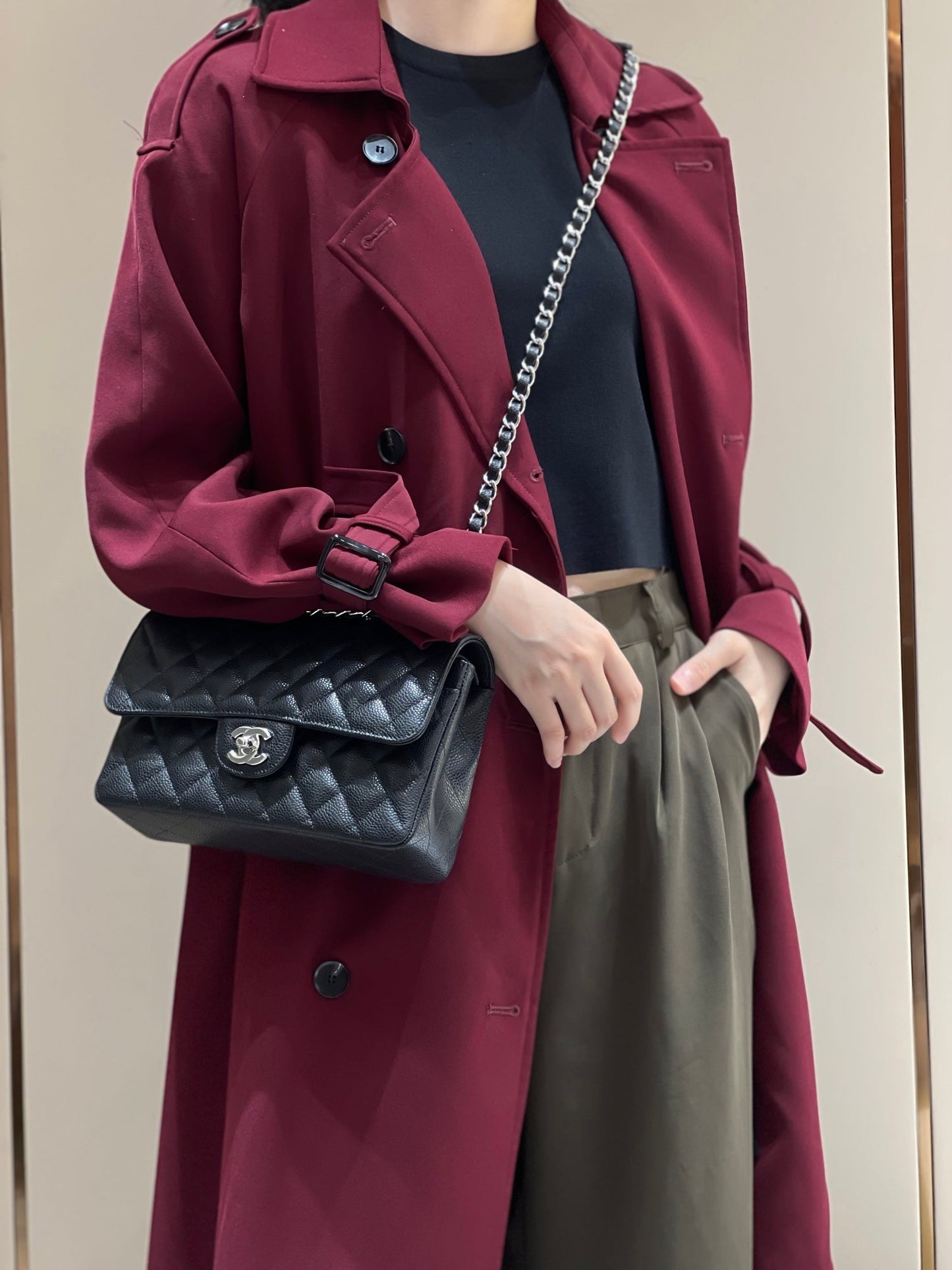 CH SMALL CLASSIC HANDBAG 23 Grained Calfskin Black