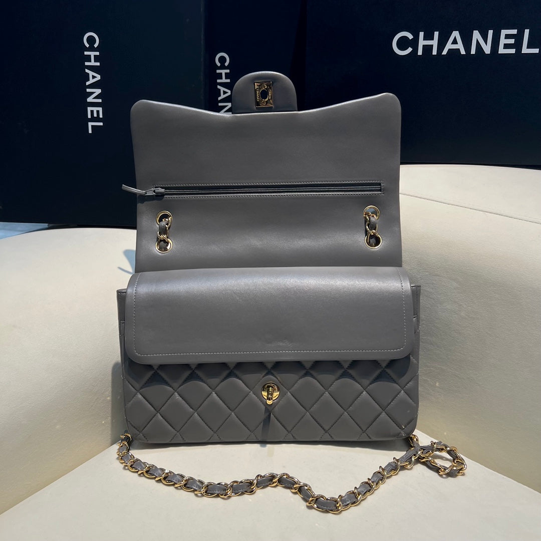 CH LARGE CLASSIC HANDBAG 30 Lambskin High-grade Gray