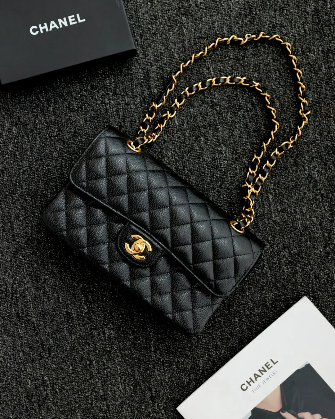 CH SMALL CLASSIC HANDBAG 23 Grained Calfskin Black