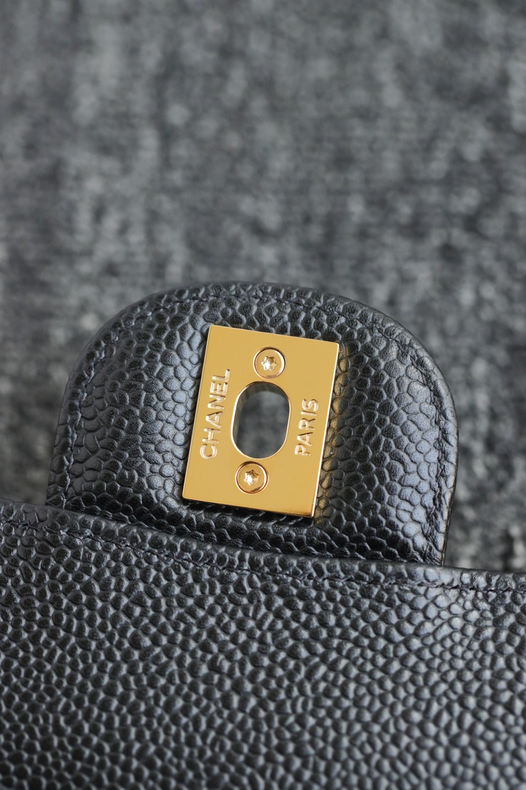 CH SMALL CLASSIC HANDBAG 23 Grained Calfskin Black