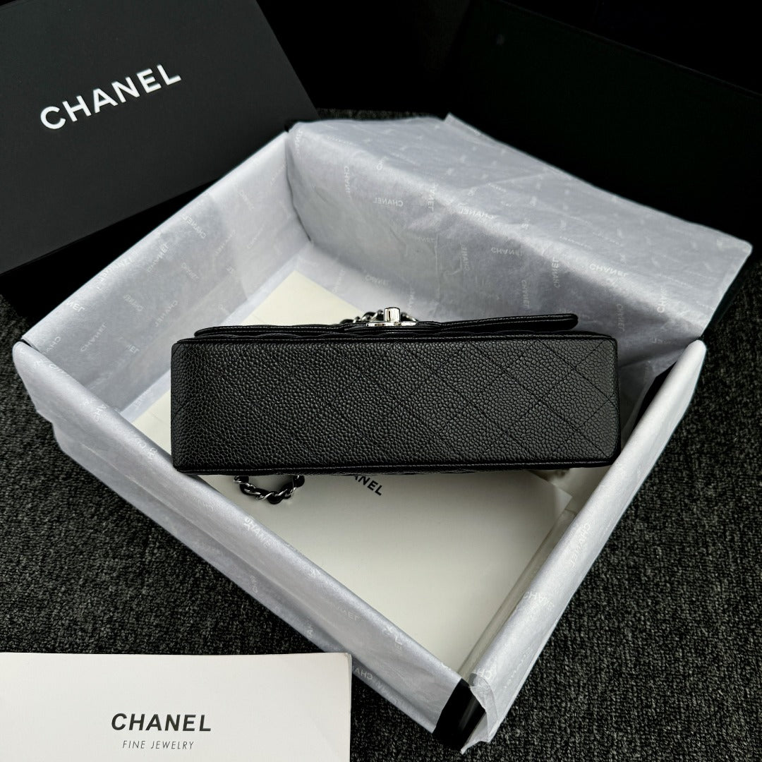CH SMALL CLASSIC HANDBAG 23 Grained Calfskin Black