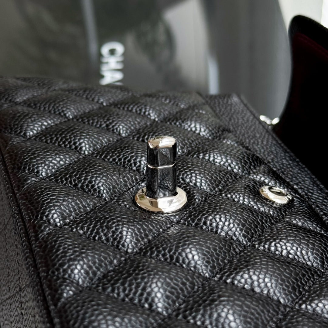 CH SMALL CLASSIC HANDBAG 23 Grained Calfskin Black