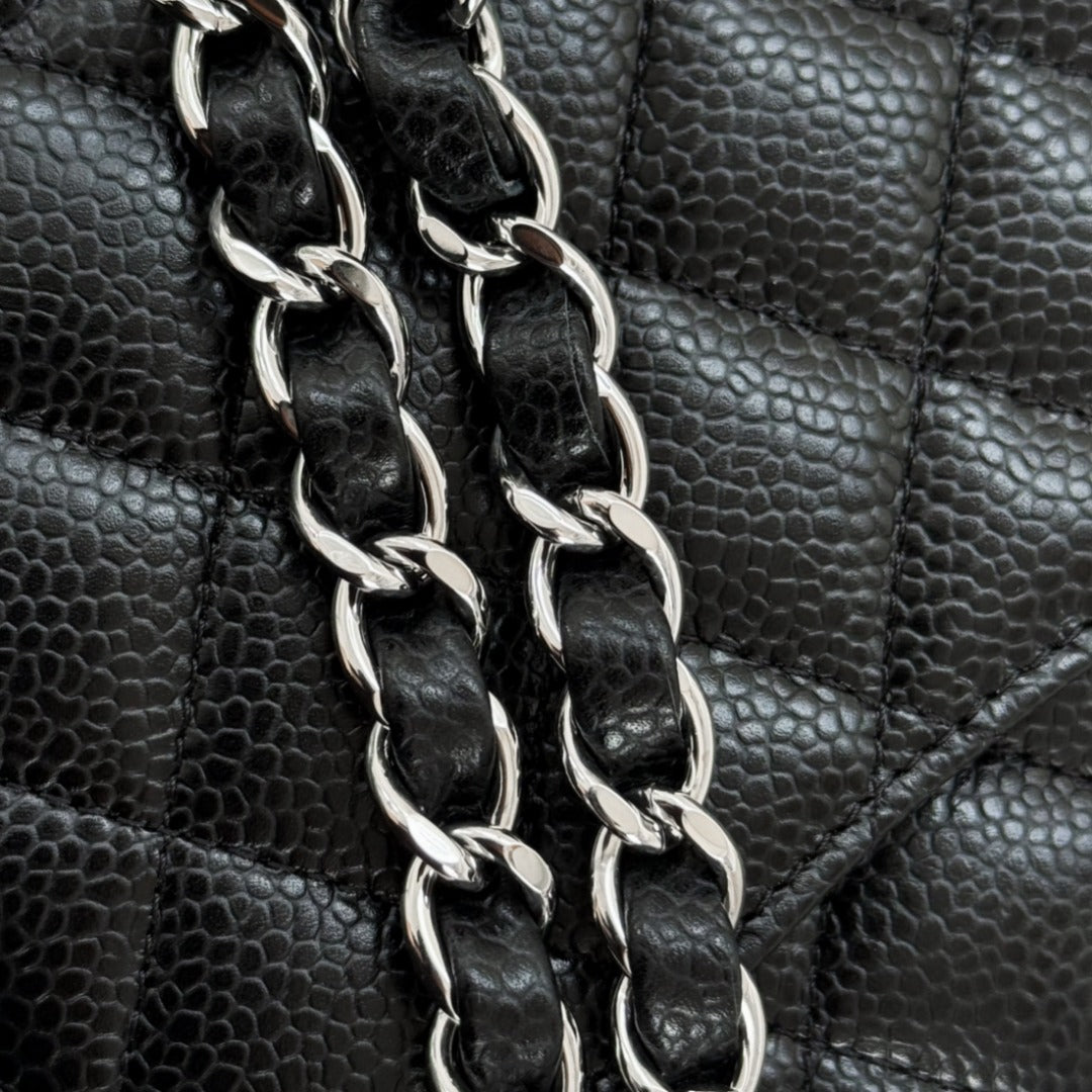 CH SMALL CLASSIC HANDBAG 23 Grained Calfskin Black