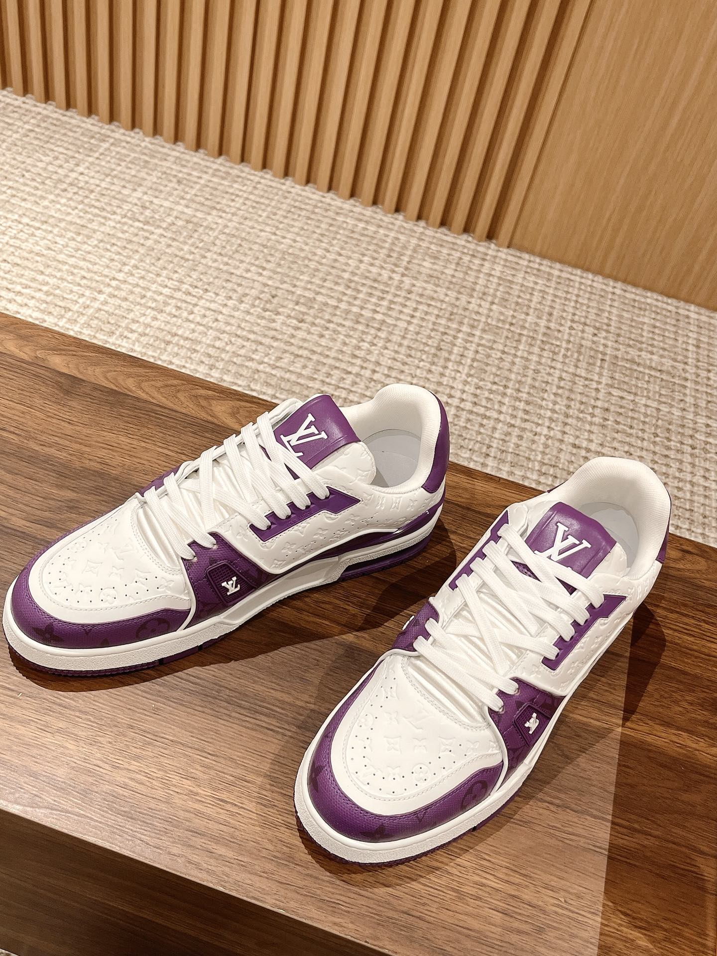 Couple's ๐๐ฟ๐ฎ๐ถ๐ป๐ฒ๐ฟ series latest sports shoes