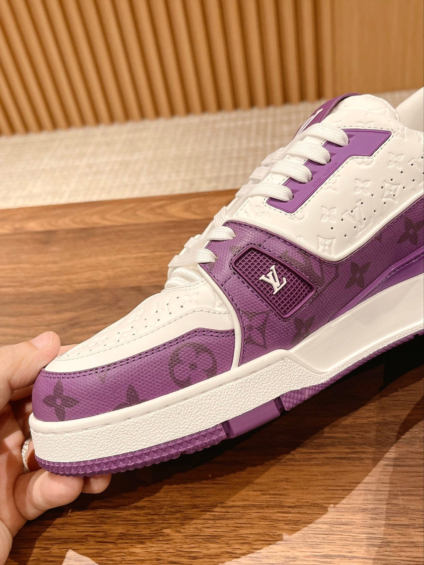 Couple's ๐๐ฟ๐ฎ๐ถ๐ป๐ฒ๐ฟ series latest sports shoes