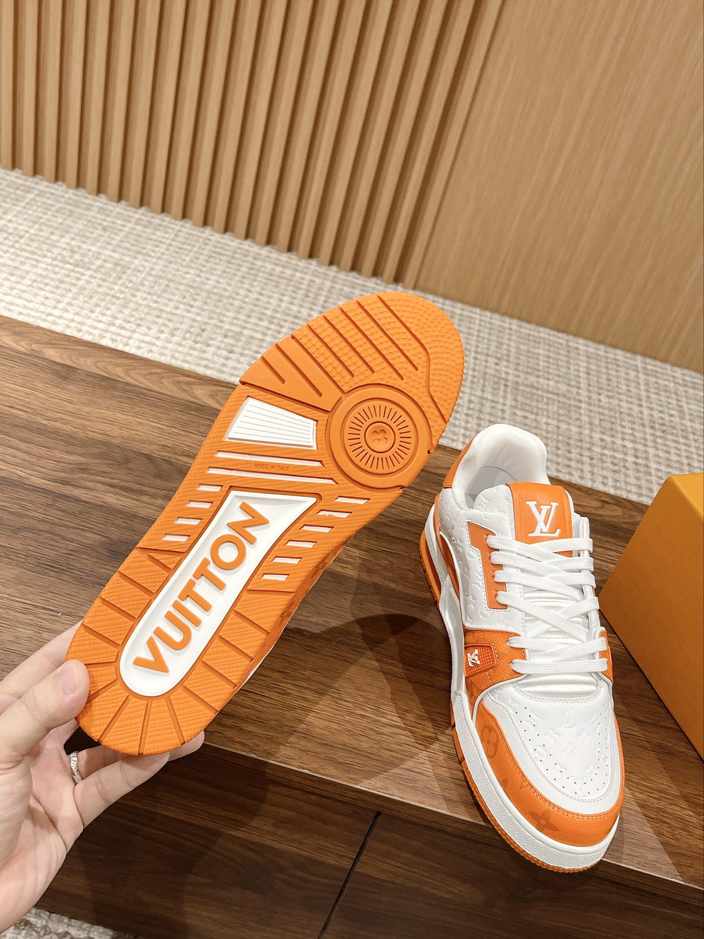 Couple's ๐๐ฟ๐ฎ๐ถ๐ป๐ฒ๐ฟ series latest sports shoes