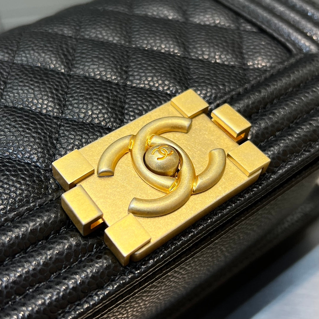 CH SMALL BOY HANDBAG 20 Grained Calfskin Black