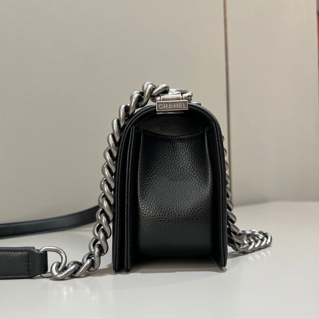 CH SMALL BOY HANDBAG 20 Grained Calfskin Black