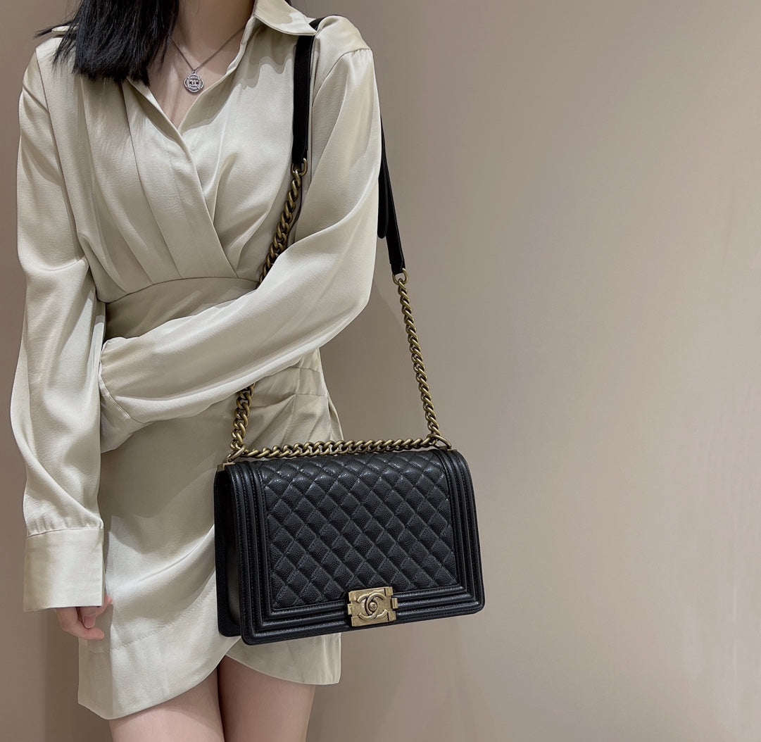 CH LARGE BOY HANDBAG 28 Grained Calfskin Black