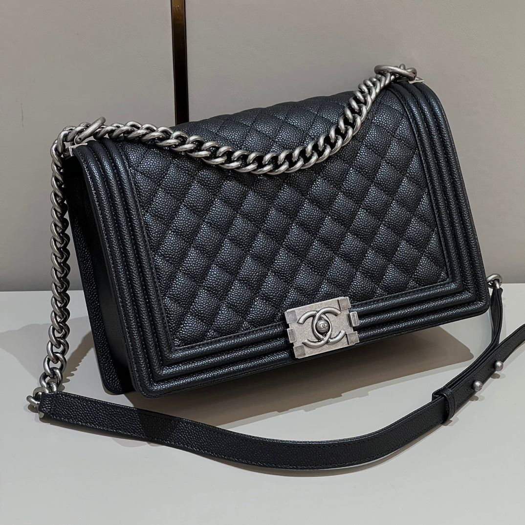 CH LARGE BOY HANDBAG 28 Grained Calfskin Black