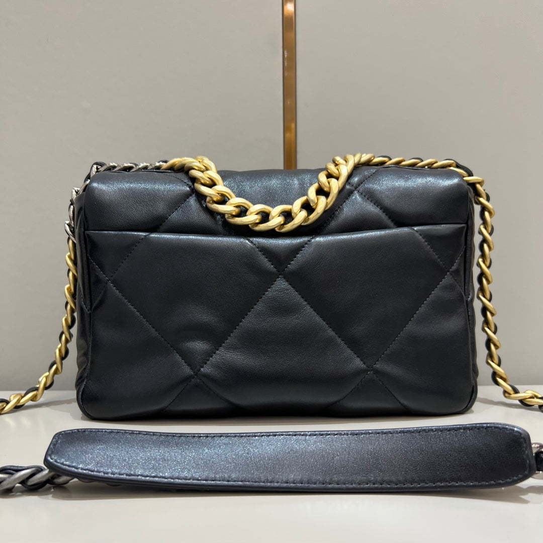 CH 19 HANDBAG 26 Lambskin Black