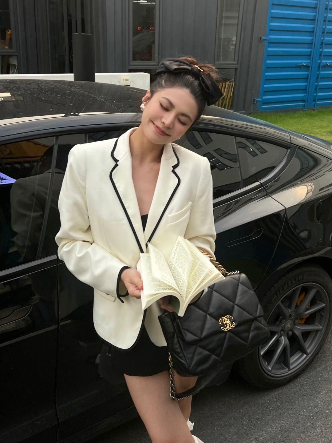CH 19 LARGE HANDBAG 30 Lambskin Black