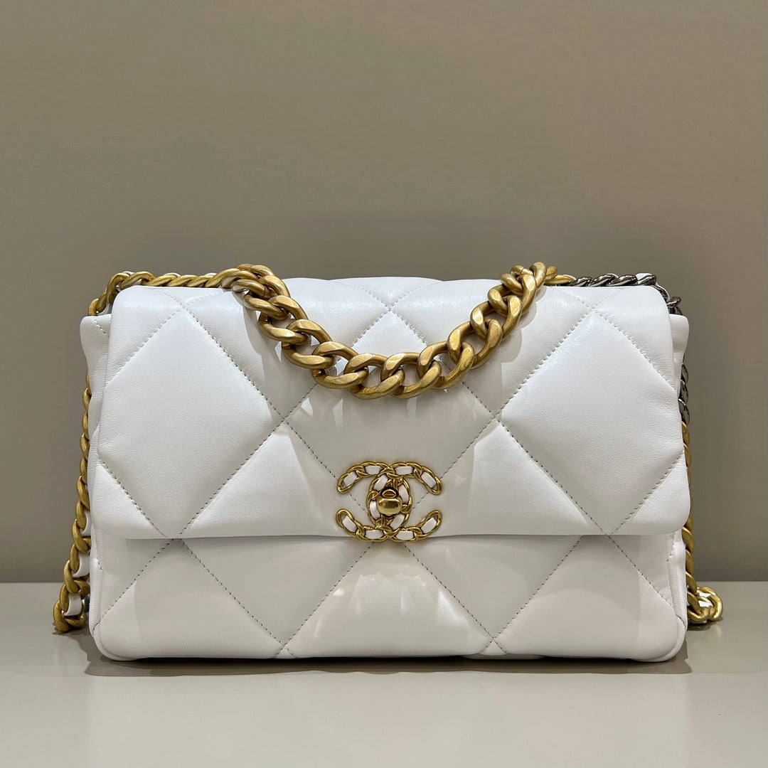 CH 19 LARGE HANDBAG 30 Lambskin White