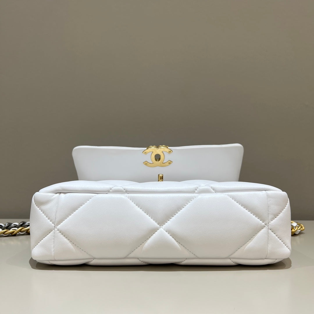 CH 19 LARGE HANDBAG 30 Lambskin White