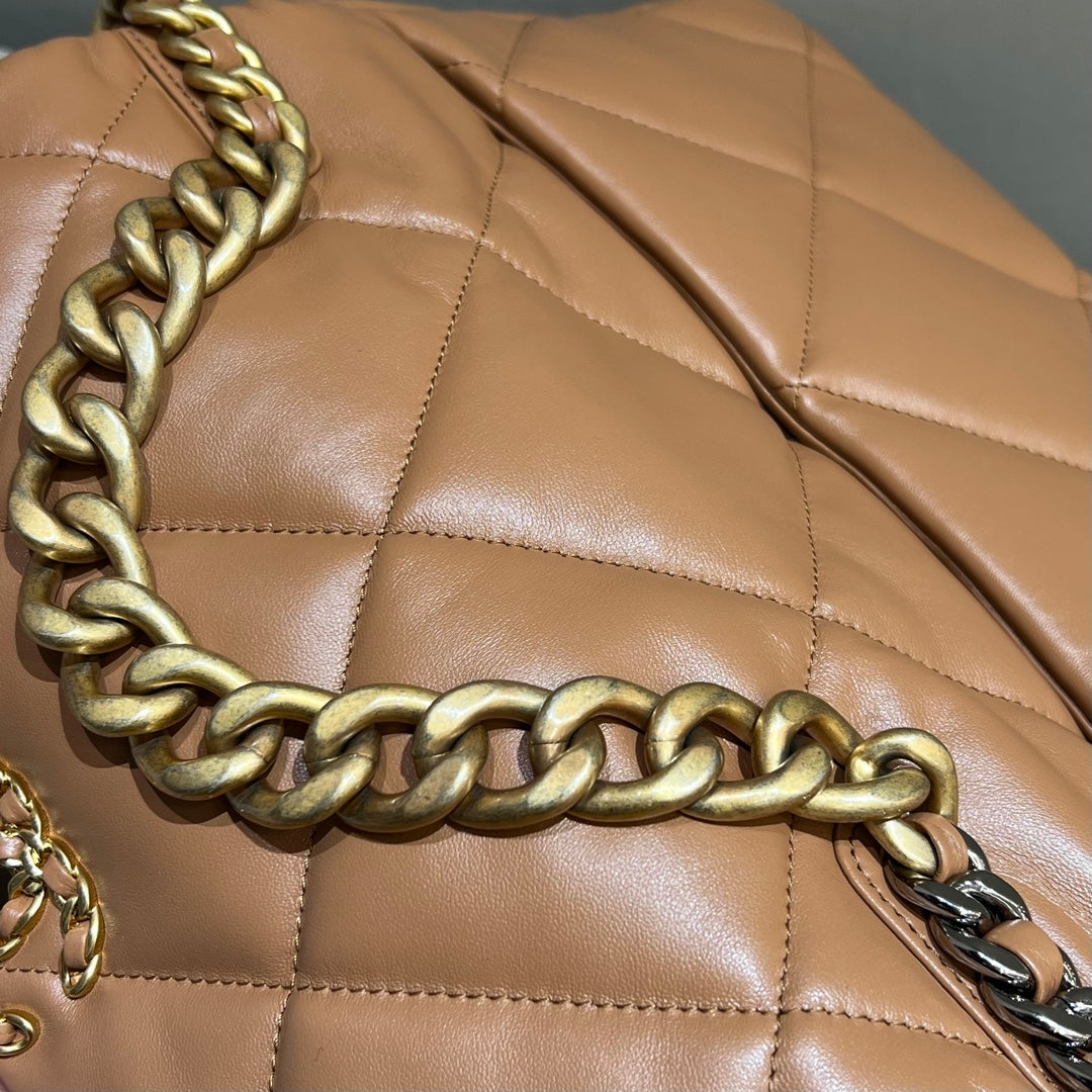 CH 19 LARGE HANDBAG 30 Lambskin Gold Brown