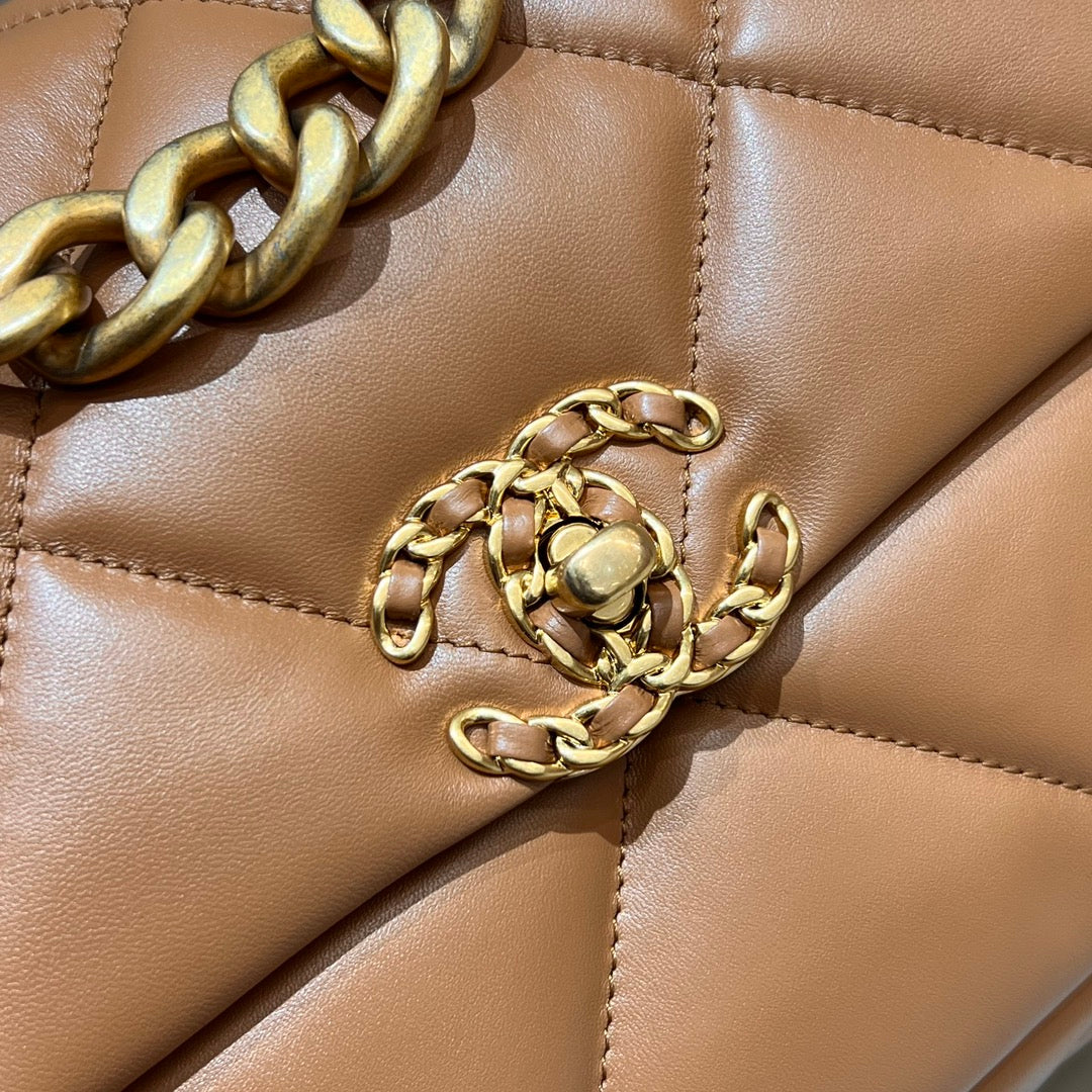 CH 19 LARGE HANDBAG 30 Lambskin Gold Brown