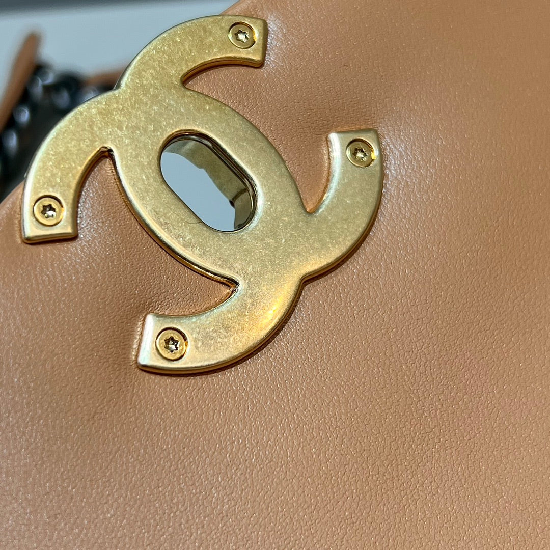 CH 19 LARGE HANDBAG 30 Lambskin Gold Brown