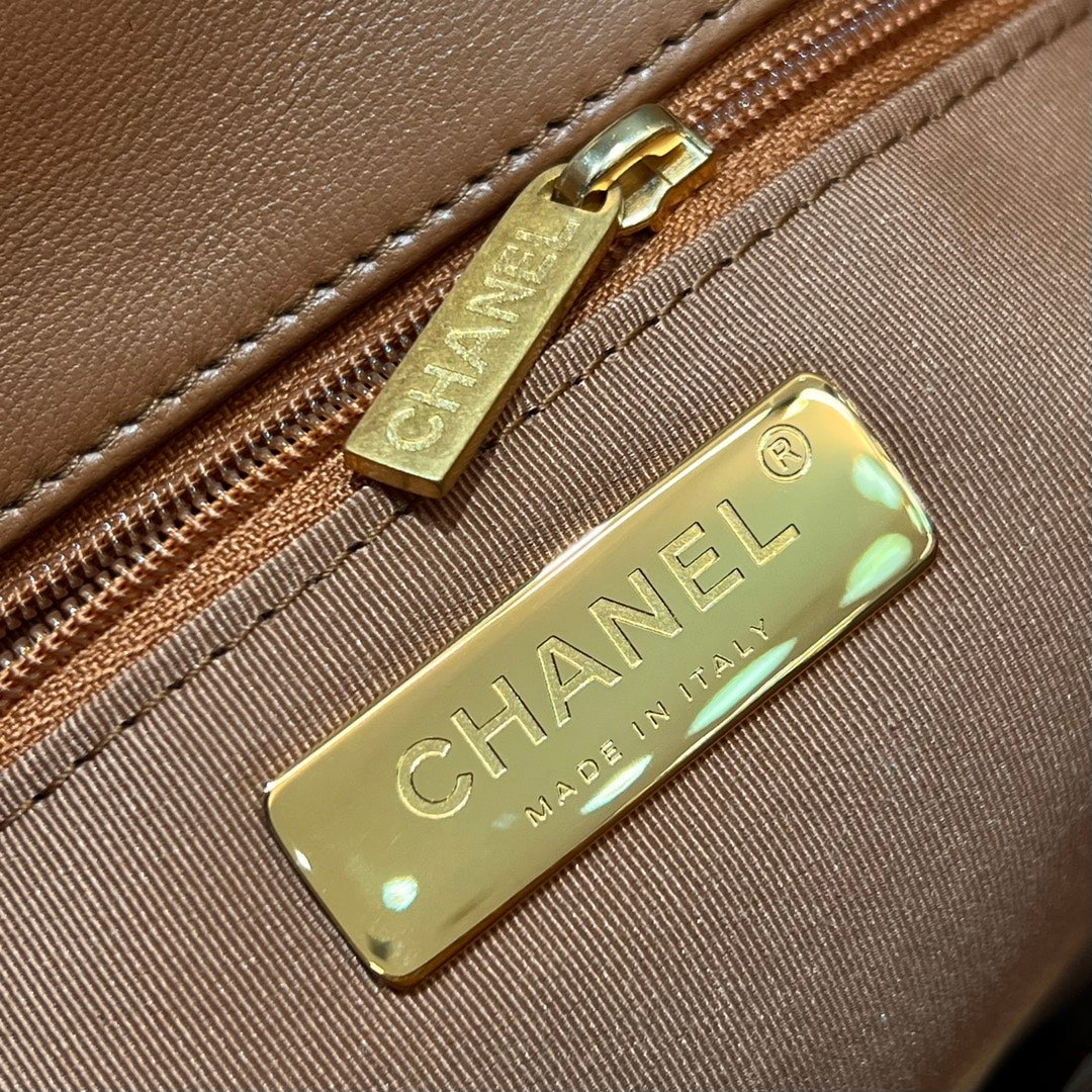 CH 19 LARGE HANDBAG 30 Lambskin Gold Brown