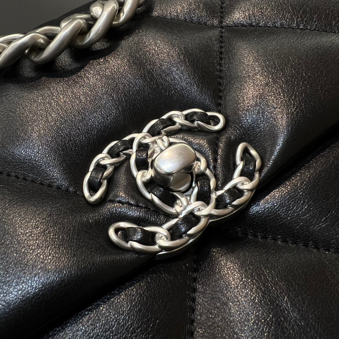 CH 19 HANDBAG 26 Lambskin Black
