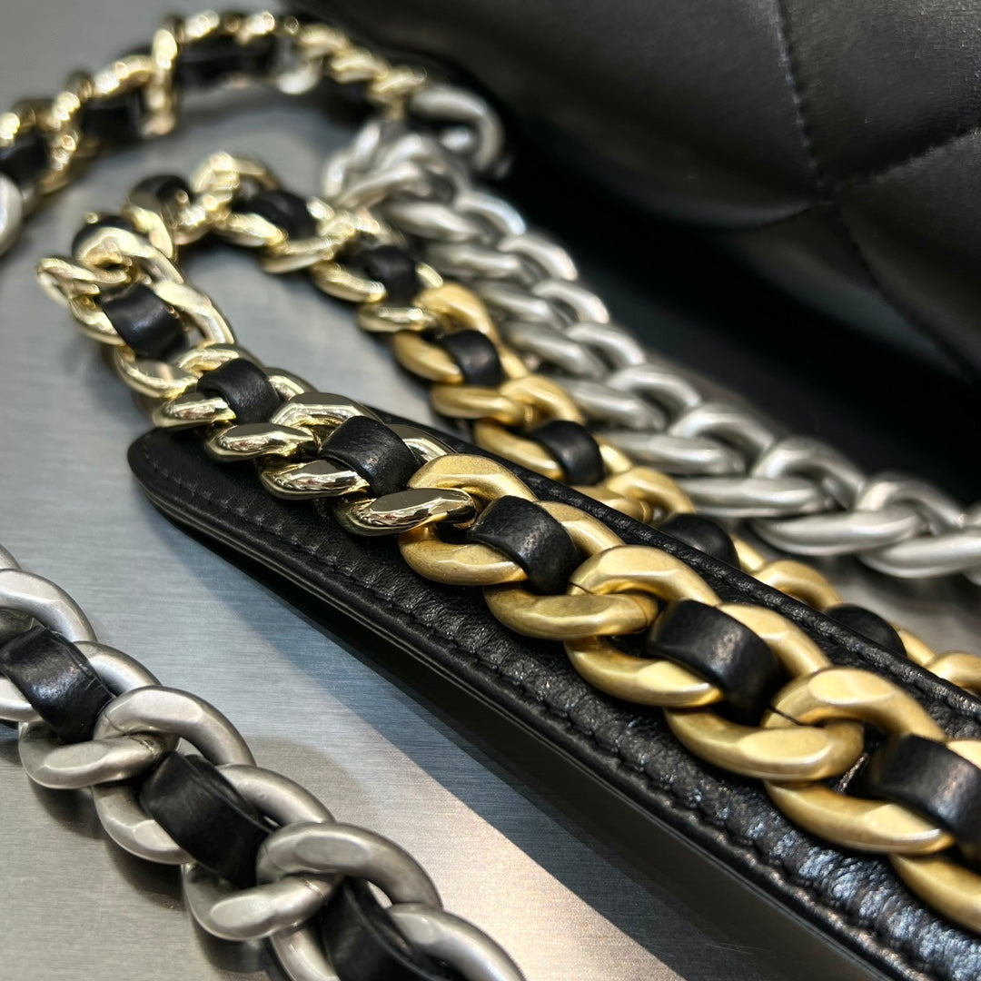 CH 19 HANDBAG 26 Lambskin Black