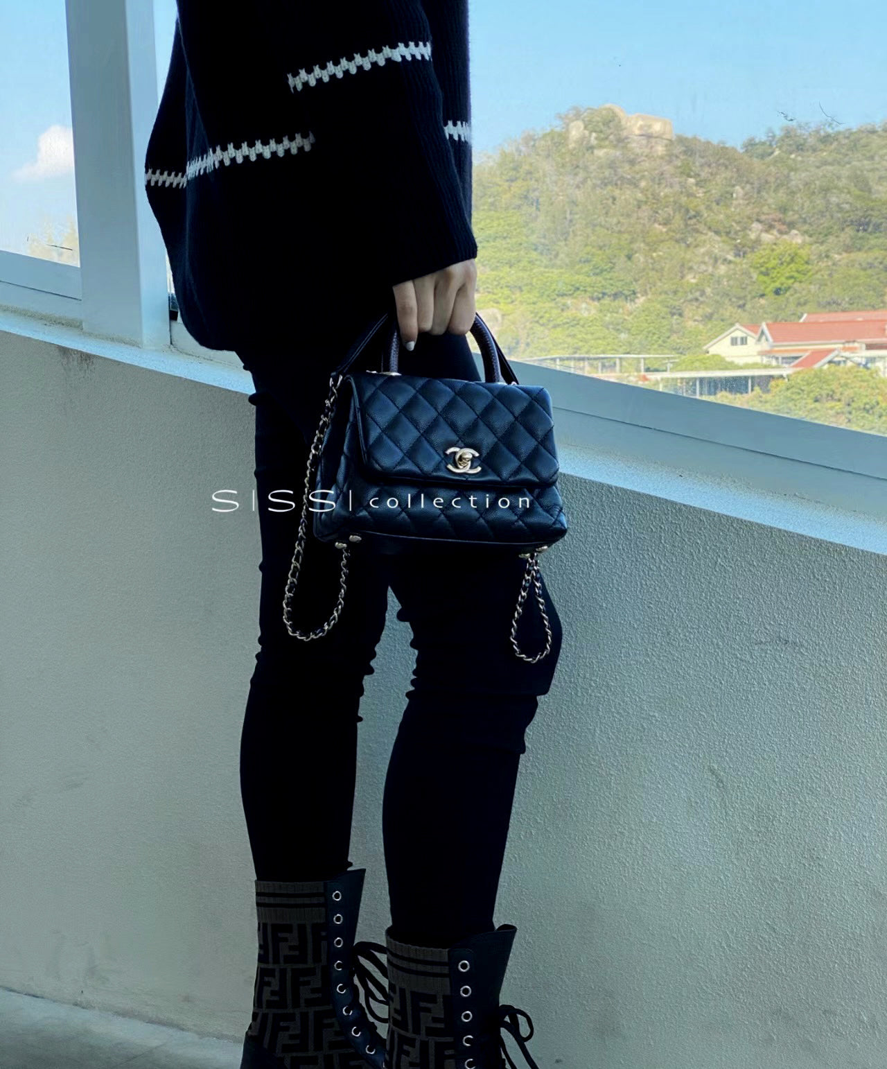 CH MINI FLAP BAG WITH TOP HANDLE 19 Grained Calfskin Lizard Handle Black