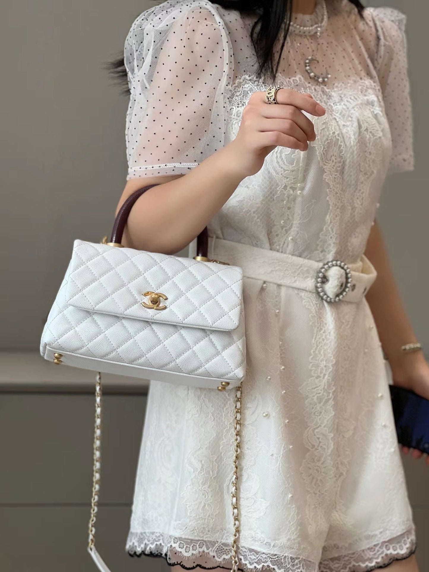 CH FLAP BAG WITH TOP HANDLE 24 Small Grained Calfskin Lizard Handle White