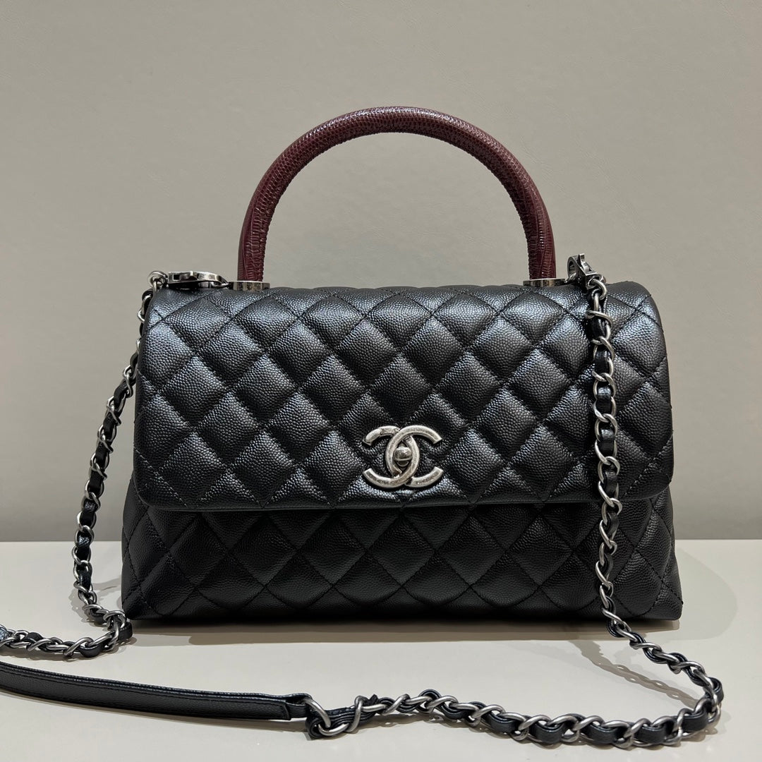 CH LARGE FLAP BAG WITH TOP HANDLE 29 Small Grained Calfskin Lizard Handle Black