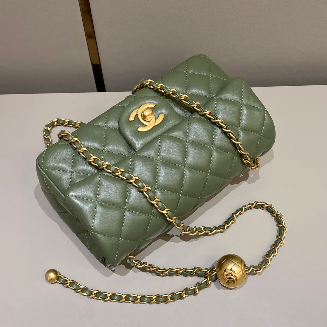 CH CF20 Golden Globe CLASSIC HANDBAG Lambskin Cuban Green