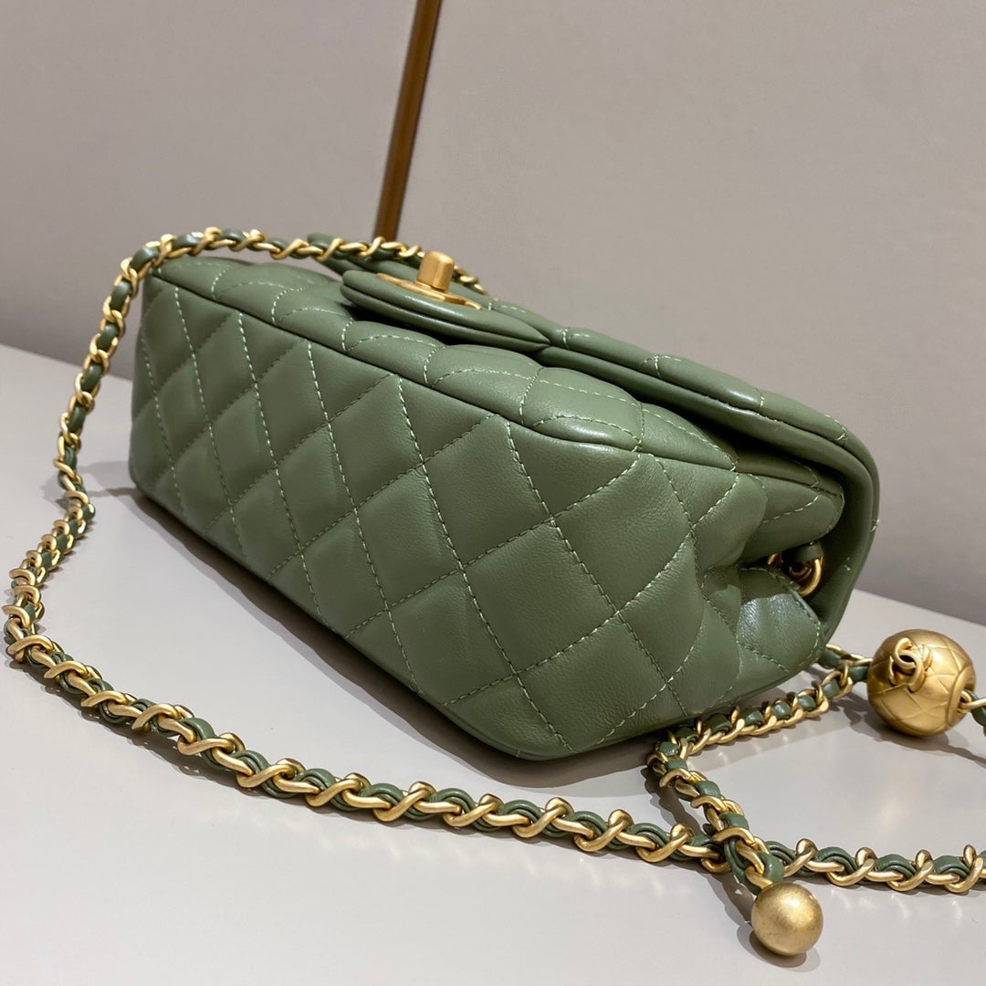 CH CF20 Golden Globe CLASSIC HANDBAG Lambskin Cuban Green