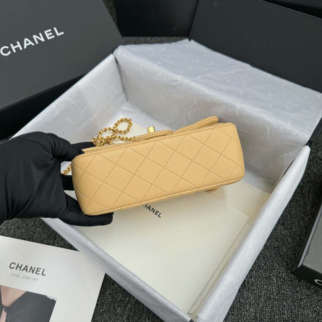CH CF20 Golden Globe CLASSIC HANDBAG Lambskin Milk tea color