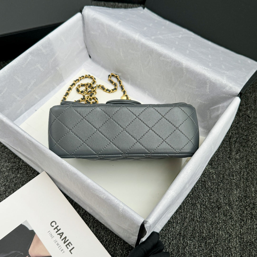 CH CF20 Golden Globe CLASSIC HANDBAG Lambskin Dark Gray