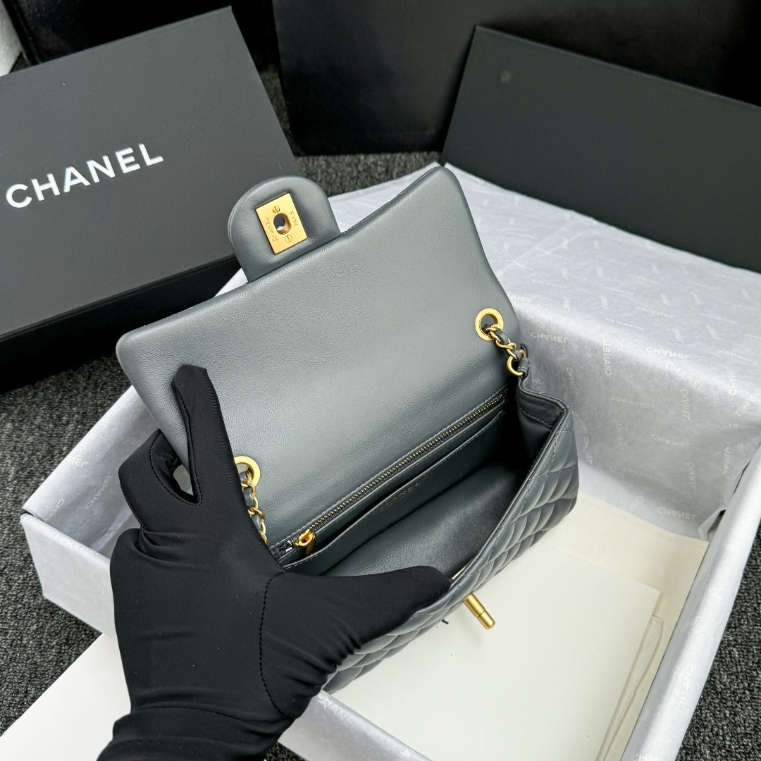 CH CF20 Golden Globe CLASSIC HANDBAG Lambskin Dark Gray