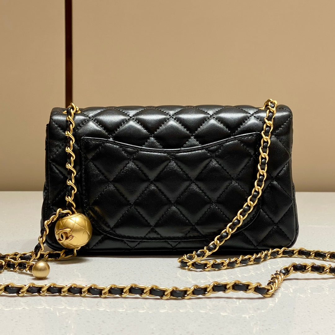 CH CF20 Golden Globe CLASSIC HANDBAG Lambskin Black