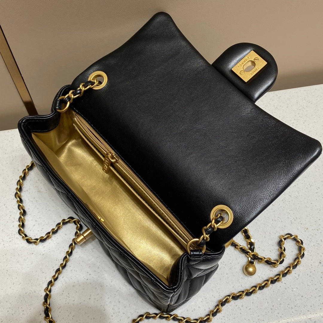 CH CF20 Golden Globe CLASSIC HANDBAG Lambskin Black