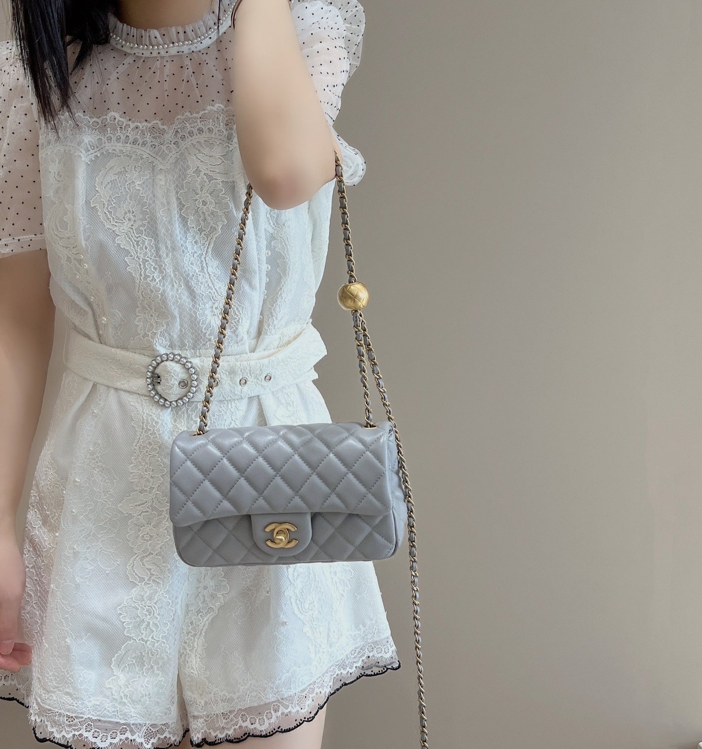CH CF20 Golden Globe CLASSIC HANDBAG Lambskin Grey