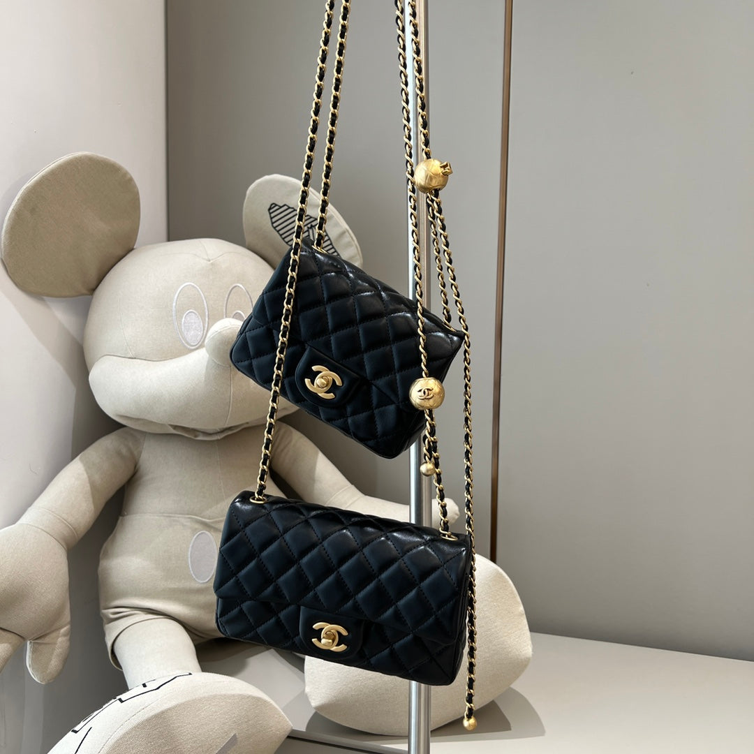 CH CF20 Golden Globe CLASSIC HANDBAG Lambskin Black