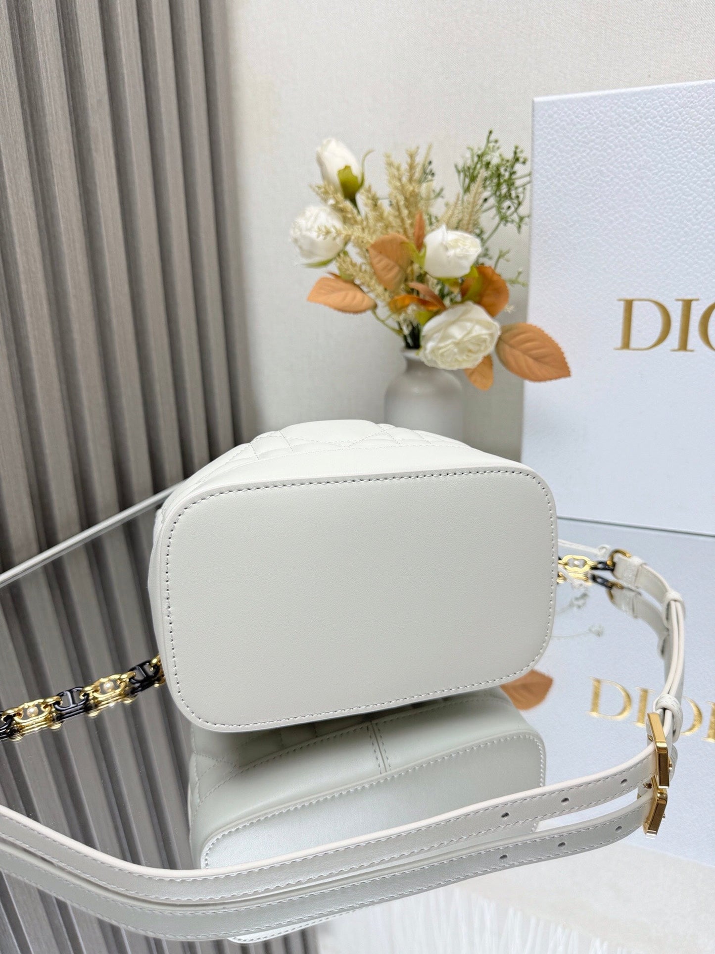 DO Small Jolie Bucket Bag Black Macrocannage Lambskin and Calfskin