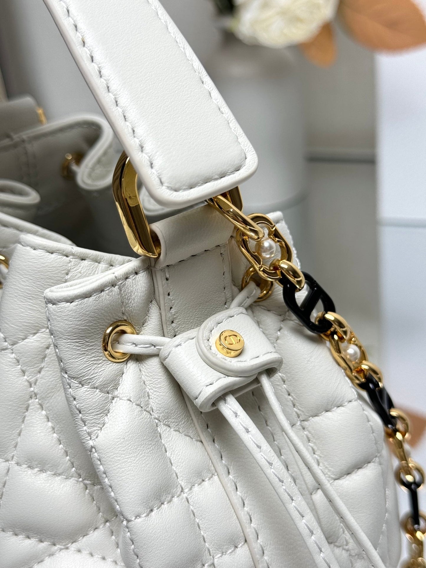 DO Small Jolie Bucket Bag Black Macrocannage Lambskin and Calfskin