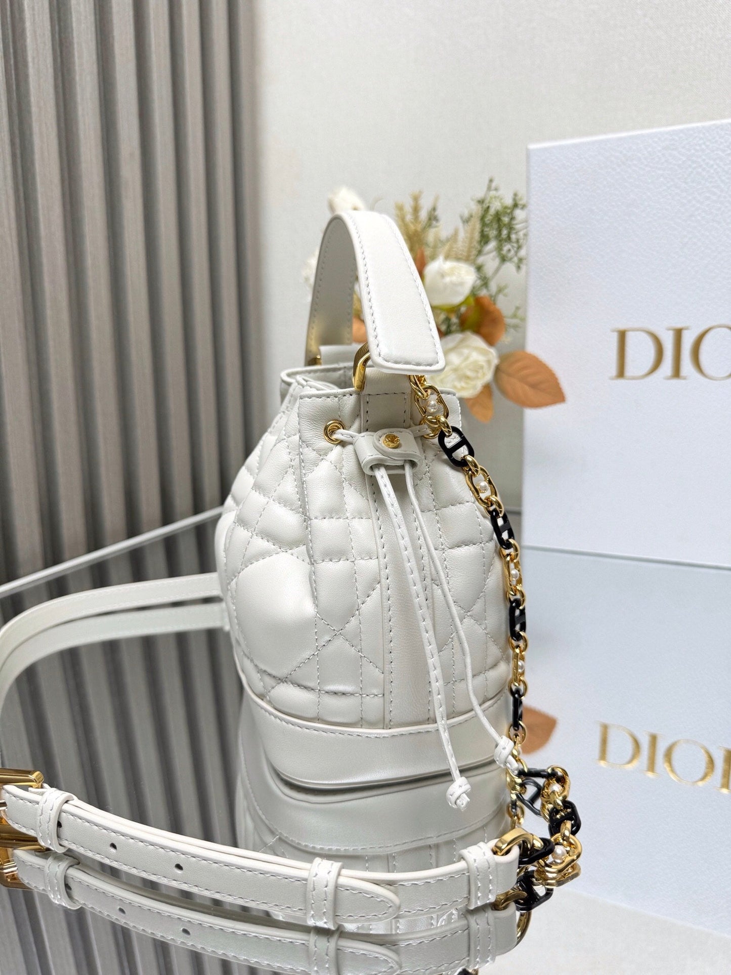 DO Small Jolie Bucket Bag Black Macrocannage Lambskin and Calfskin