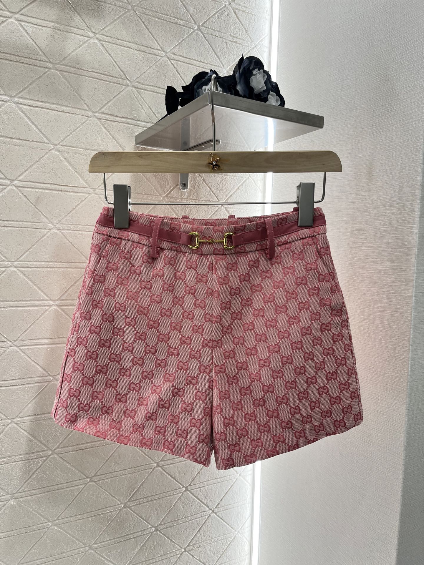 G*♥2025 new products are on sale Horsebit leather belt shorts